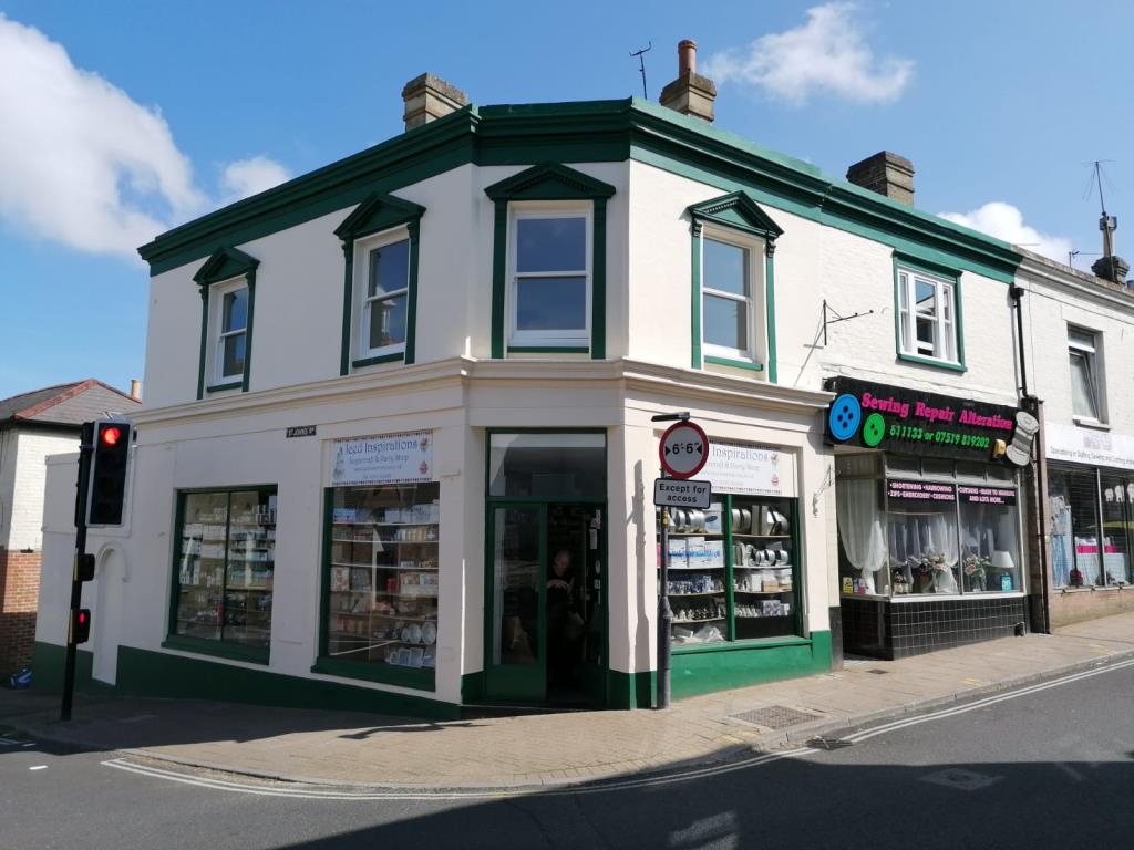 Lot: 63 - MIXED RESIDENTIAL AND COMMERCIAL INVESTMENT OPPORTUNITY -